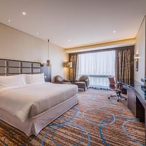 Deluxe Queen Room High Floor